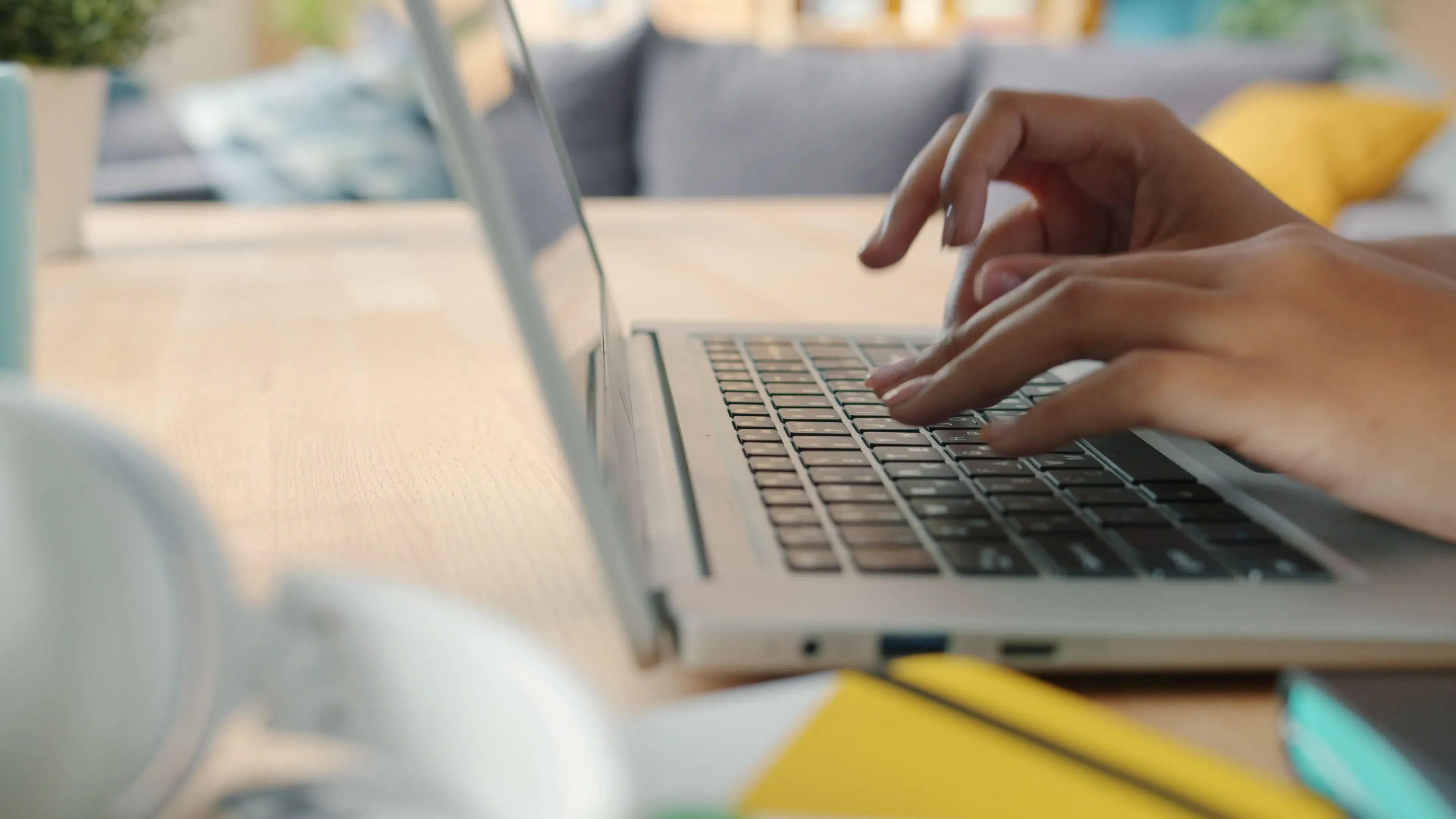 Профессиональный интерфейс CRM-панели нутрициолога с графиками распределения нутриентов